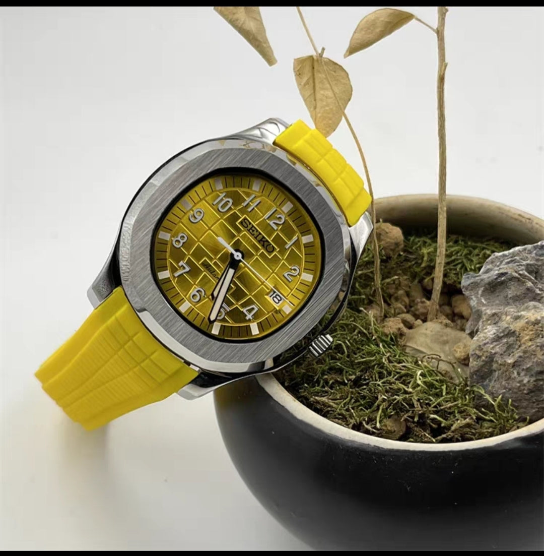 seiko divers watch yellow